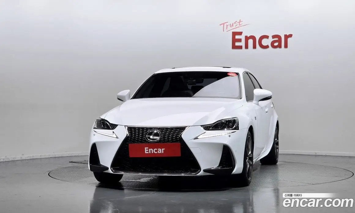 Lexus IS 2017 2.0 автомат (гидро), фото 3