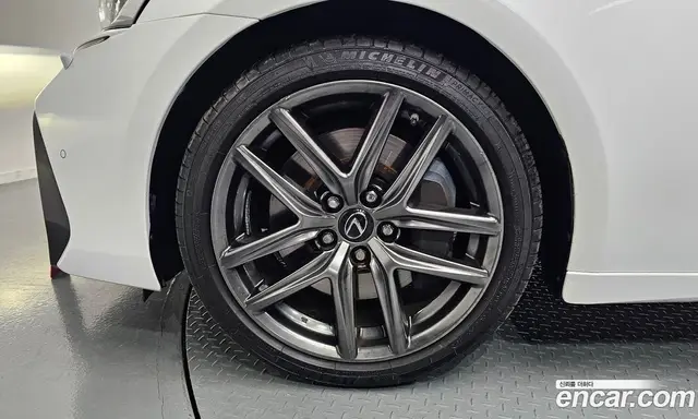 Lexus IS 2017 2.0 автомат (гидро), миниатюра 5