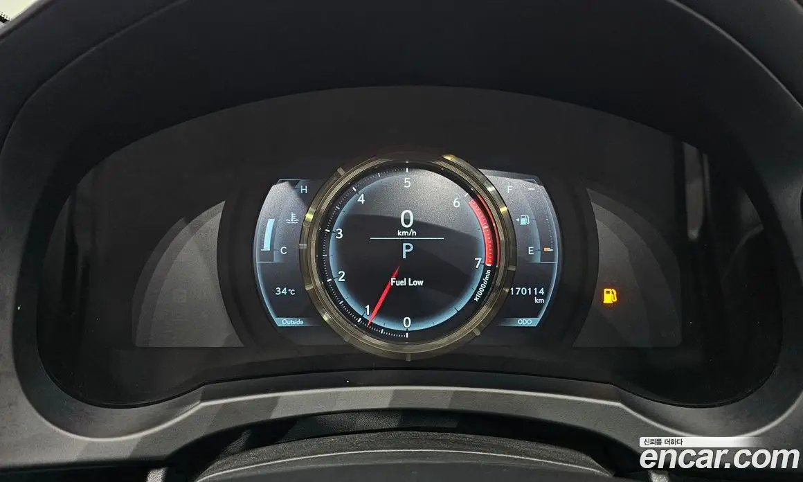 Lexus IS 2017 2.0 автомат (гидро), фото 8