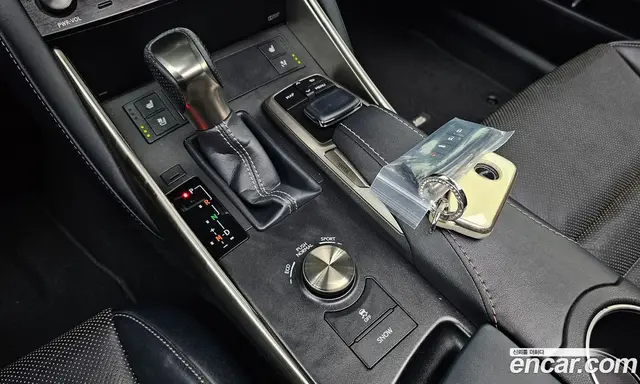 Lexus IS 2017 2.0 автомат (гидро), миниатюра 9