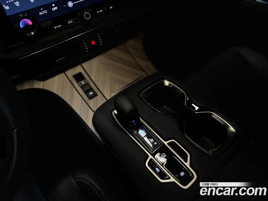 Lexus LM 2024 2.4 автомат (гидро), фото 16
