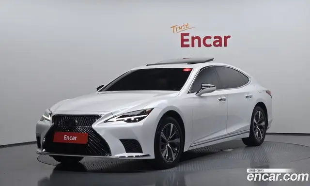 Lexus LS, 2022, 48 100 км