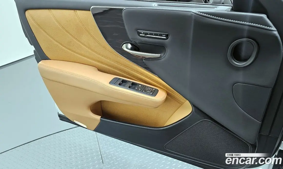 Lexus LS 2022 3.4 автомат (гидро), фото 14