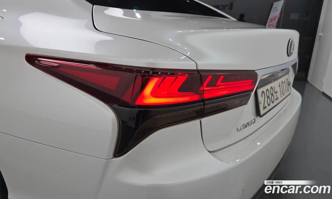 Lexus LS 2022 3.4 автомат (гидро), фото 9