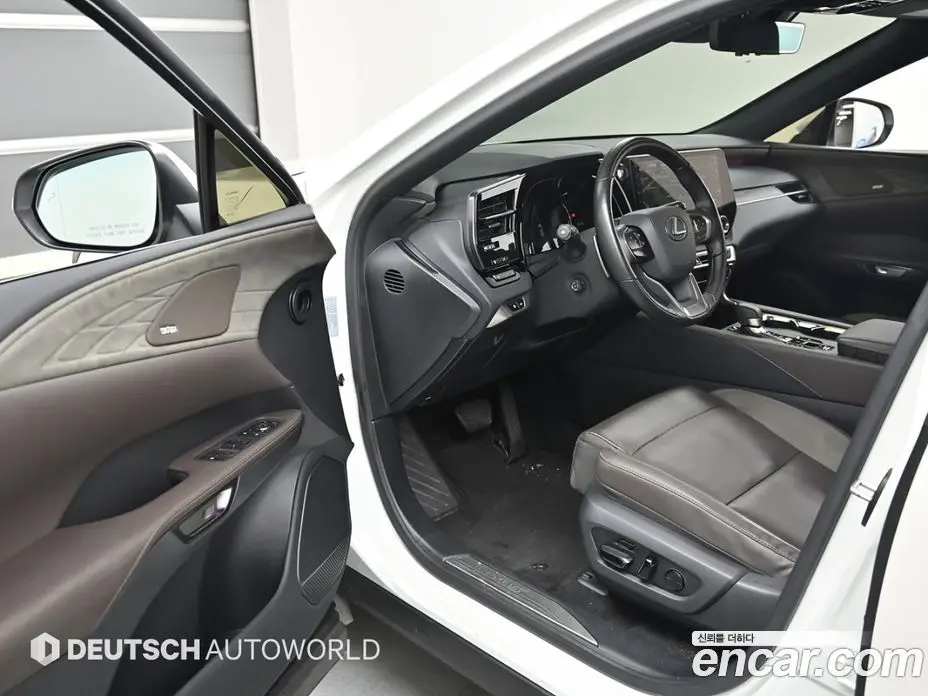 Lexus RX 2024 2.5 автомат (гидро), фото 11