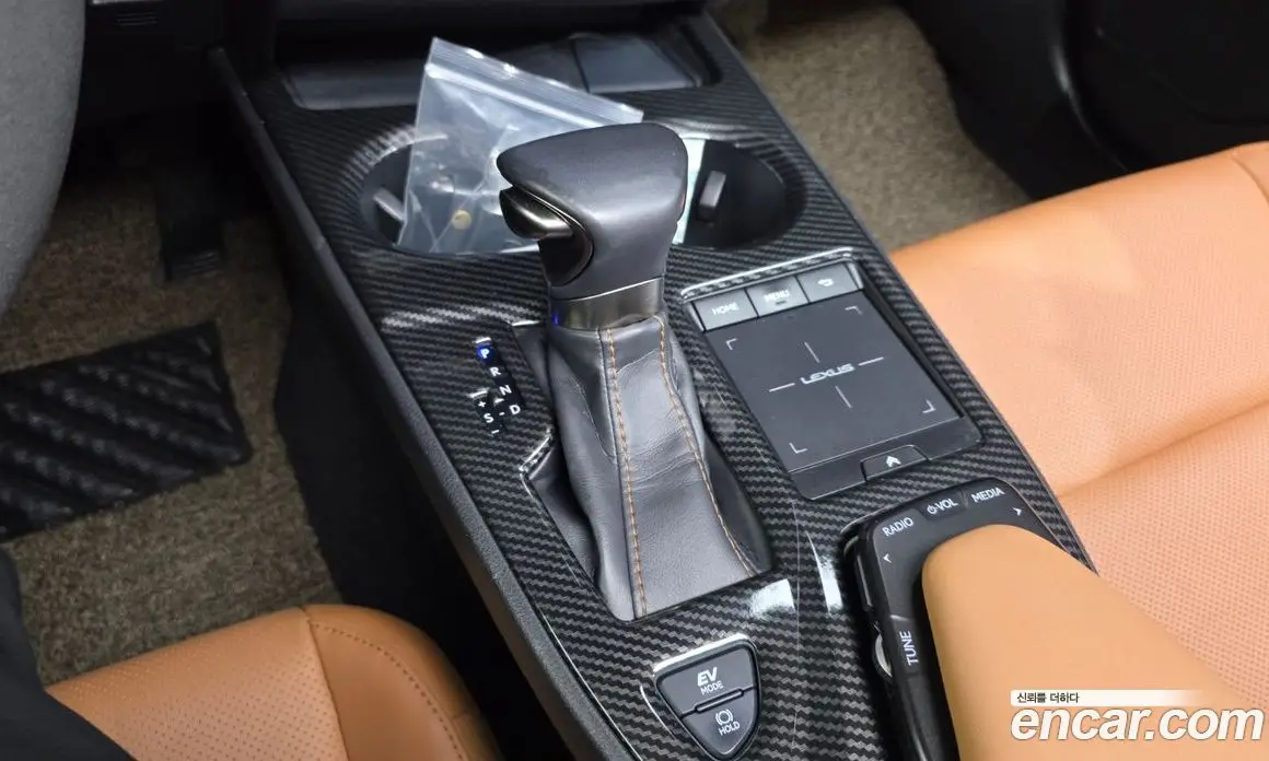 Lexus UX 2019 2.0 автомат (гидро), фото 12