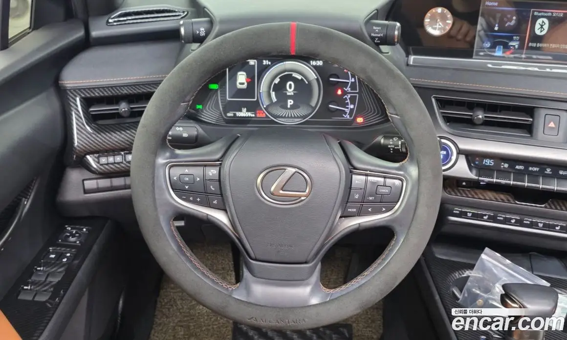 Lexus UX 2019 2.0 автомат (гидро), фото 19