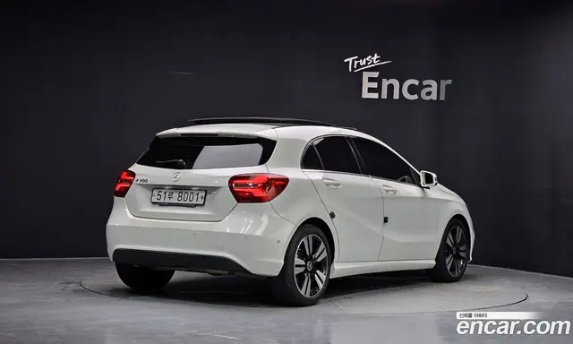 Mercedes-Benz A-Class 2018 1.6 автомат (гидро), миниатюра 2