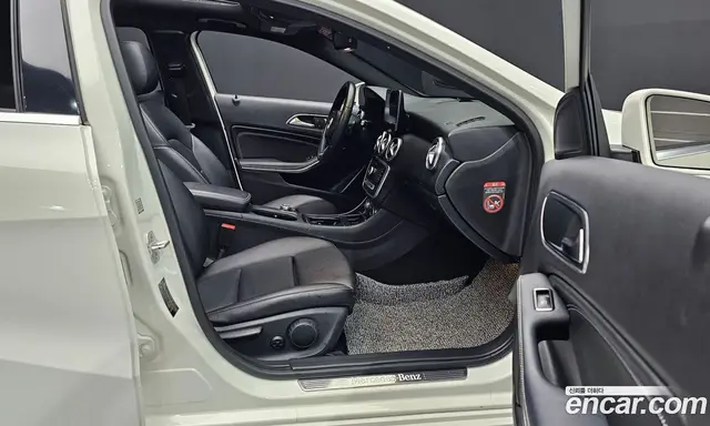 Mercedes-Benz A-Class 2018 1.6 автомат (гидро), миниатюра 11