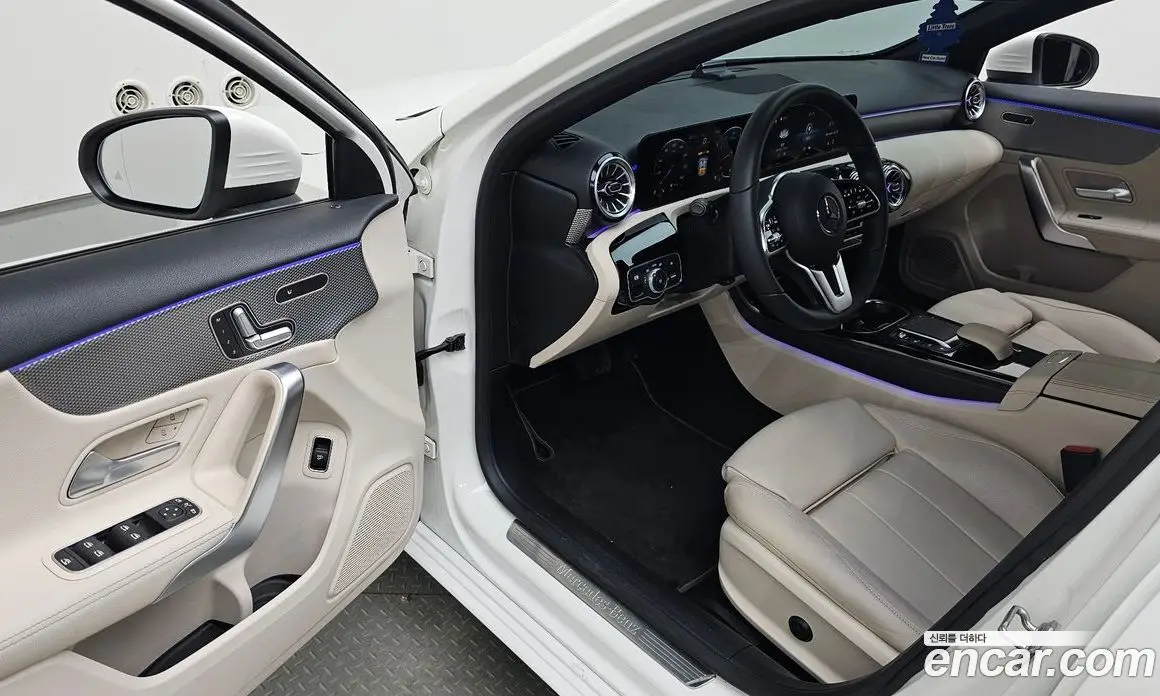 Mercedes-Benz A-Class 2021 2.0 автомат (гидро), фото 12