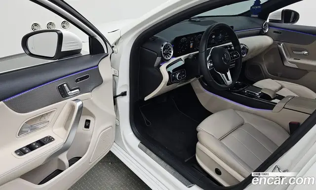 Mercedes-Benz A-Class 2021 2.0 автомат (гидро), миниатюра 12