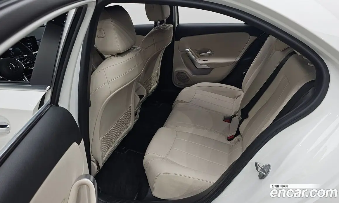 Mercedes-Benz A-Class 2021 2.0 автомат (гидро), фото 16