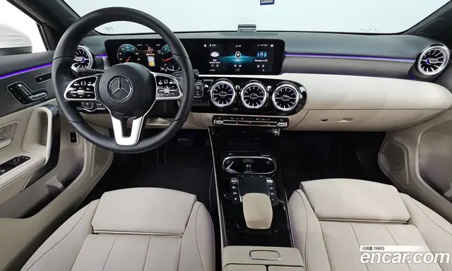 Mercedes-Benz A-Class 2021 2.0 автомат (гидро), миниатюра 9