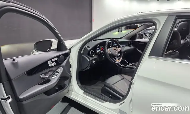 Mercedes-Benz C-Class 2016 1.6 автомат (гидро), миниатюра 10