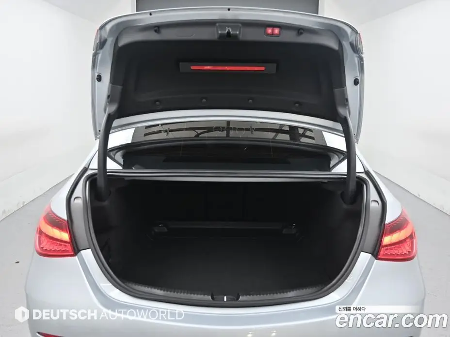 Mercedes-Benz C-Class 2023 2.0 автомат (гидро), фото 19