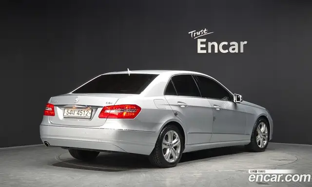 Mercedes-Benz E-Class 2010 1.8 автомат (гидро), миниатюра 1