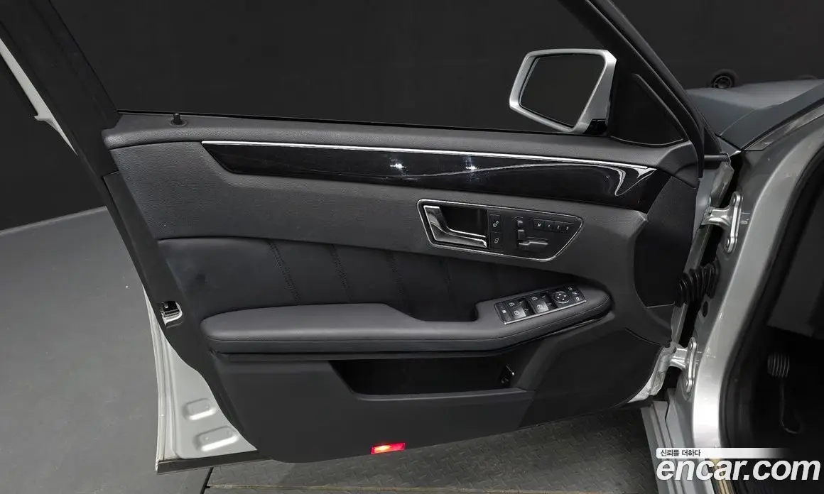 Mercedes-Benz E-Class 2010 1.8 автомат (гидро), фото 13