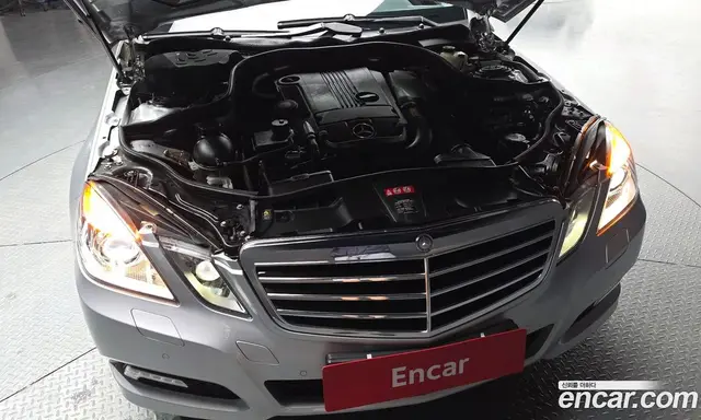 Mercedes-Benz E-Class 2010 1.8 автомат (гидро), миниатюра 5
