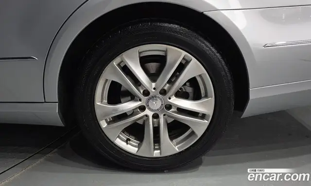 Mercedes-Benz E-Class 2010 1.8 автомат (гидро), миниатюра 6