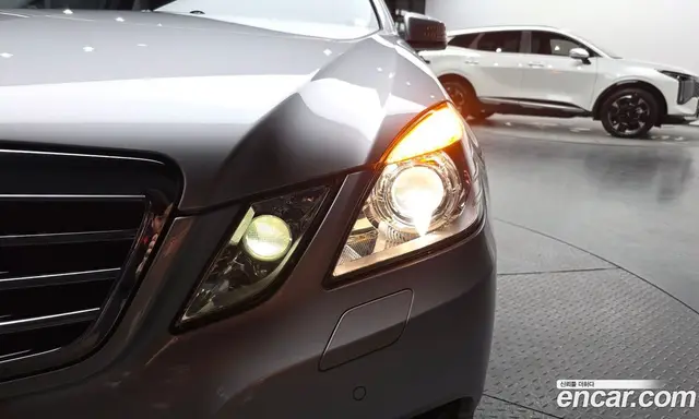 Mercedes-Benz E-Class 2010 1.8 автомат (гидро), миниатюра 7