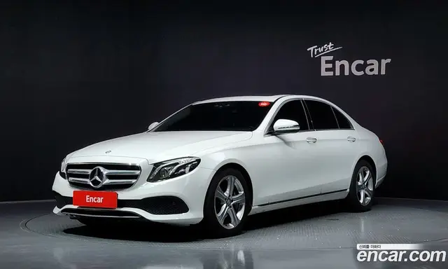 Mercedes-Benz E-Class 2017 1.9 автомат (гидро), миниатюра 1