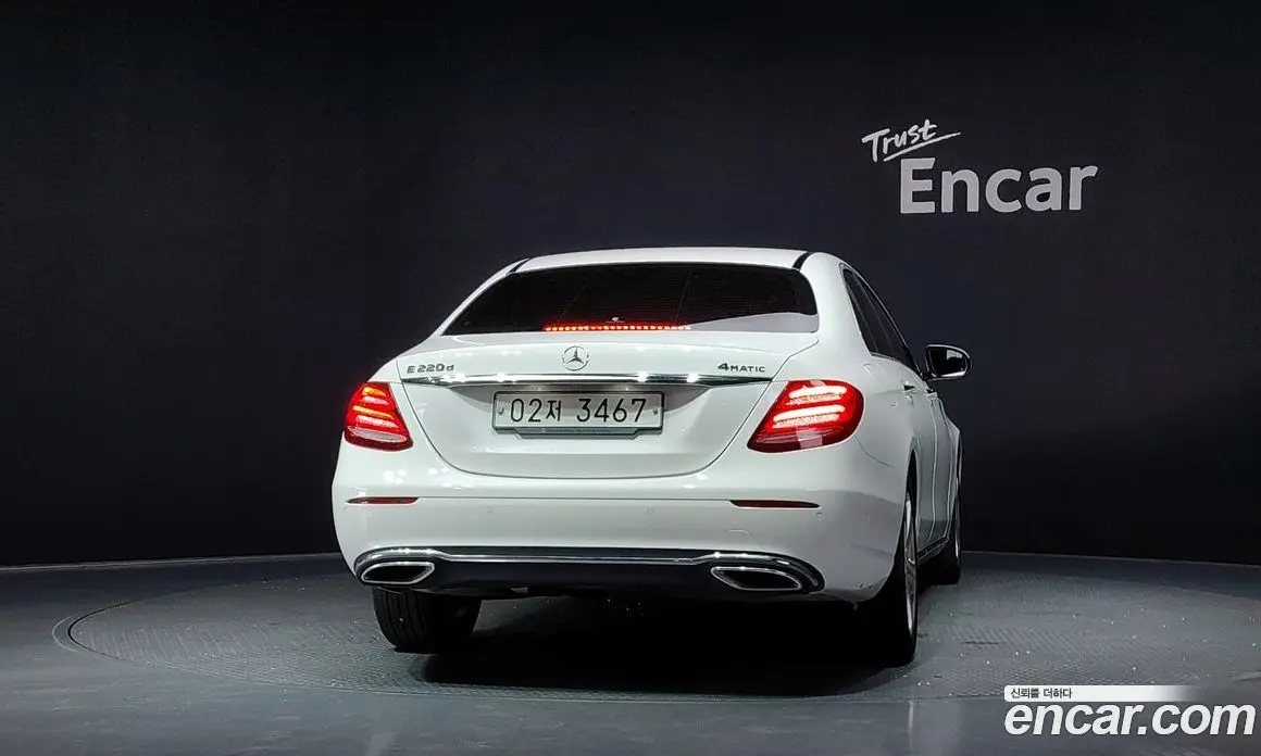Mercedes-Benz E-Class 2017 1.9 автомат (гидро), фото 4