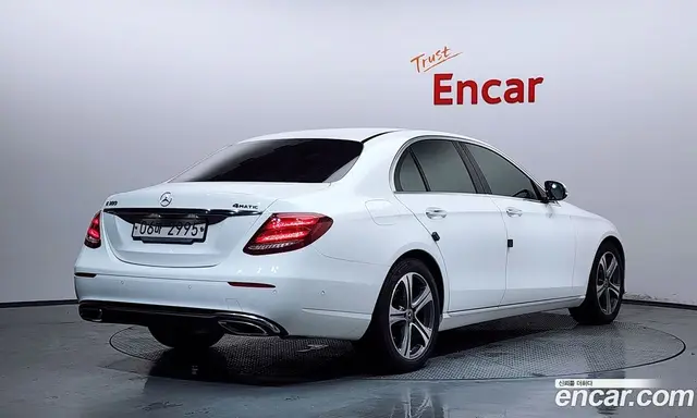 Mercedes-Benz E-Class 2019 2.0 автомат (гидро), миниатюра 2
