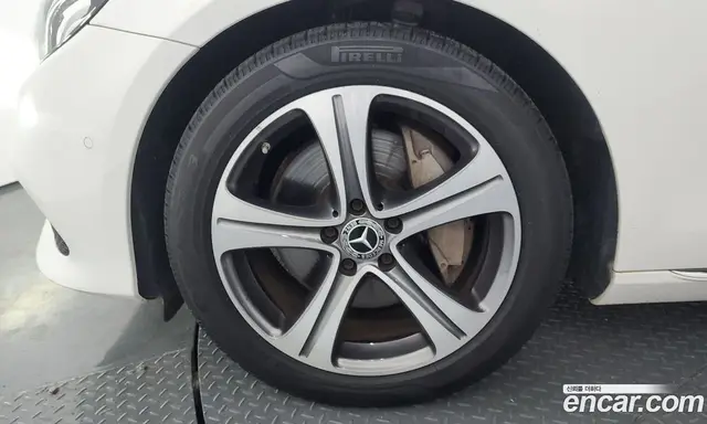 Mercedes-Benz E-Class 2019 2.0 автомат (гидро), миниатюра 5