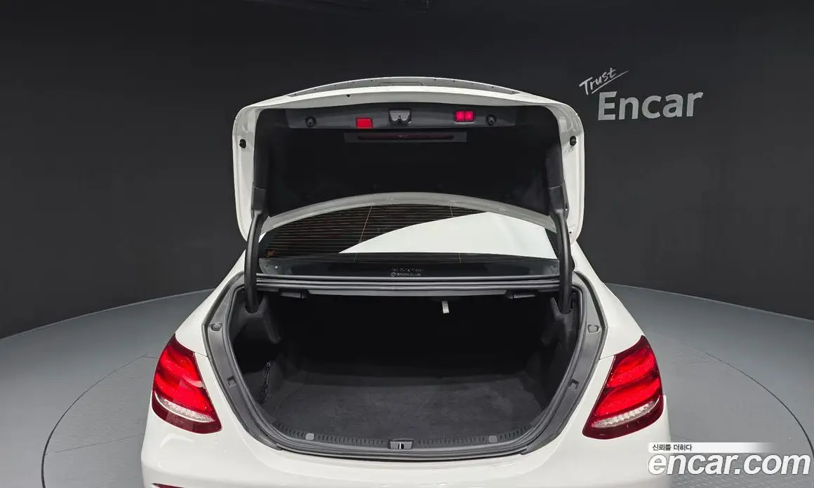 Mercedes-Benz E-Class 2020 2.0 автомат (гидро), фото 26