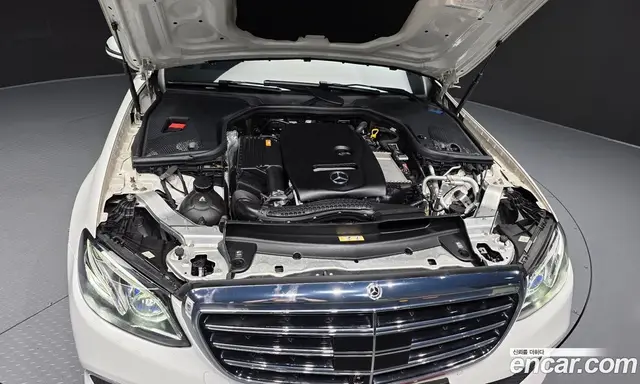 Mercedes-Benz E-Class 2020 2.0 автомат (гидро), миниатюра 6