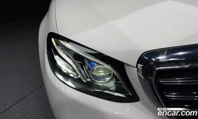 Mercedes-Benz E-Class 2020 2.0 автомат (гидро), миниатюра 8