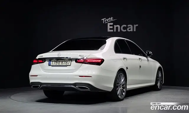 Mercedes-Benz E-Class 2021 2.0 автомат (гидро), миниатюра 2