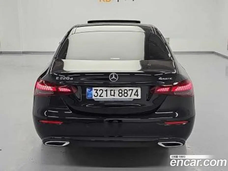 Mercedes-Benz E-Class 2023 1.9 автомат (гидро), фото 3