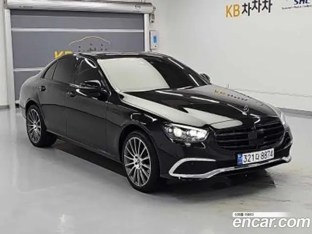 Mercedes-Benz E-Class 2023 1.9 автомат (гидро), миниатюра 4