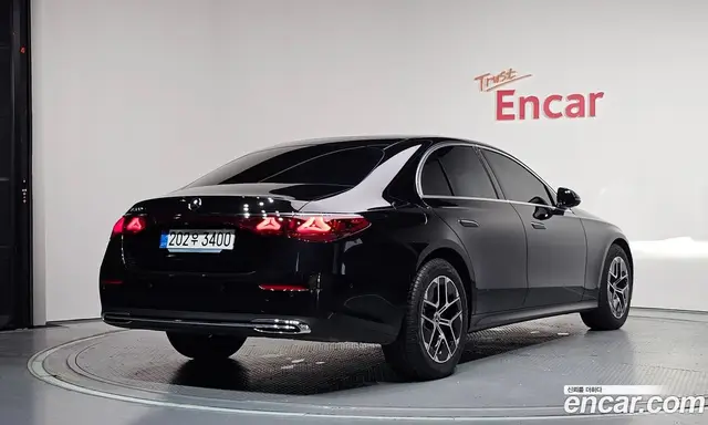 Mercedes-Benz E-Class 2025 2.0 автомат (гидро), миниатюра 2
