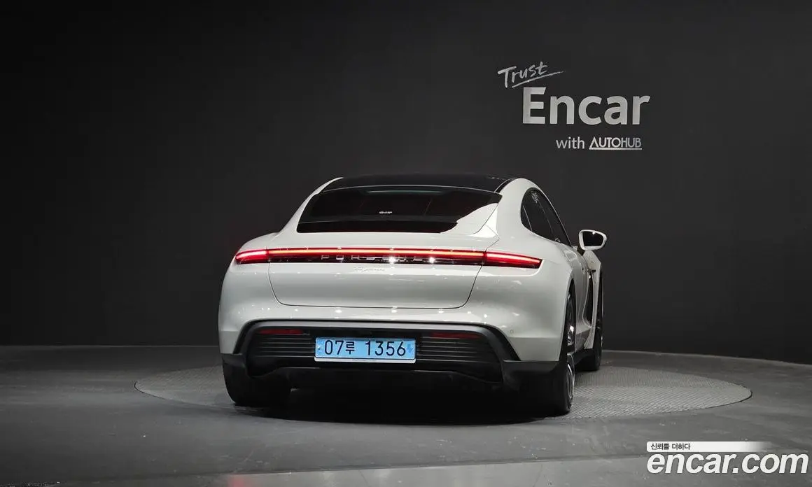 Porsche Taycan 2023 0.1 автомат (гидро), фото 4