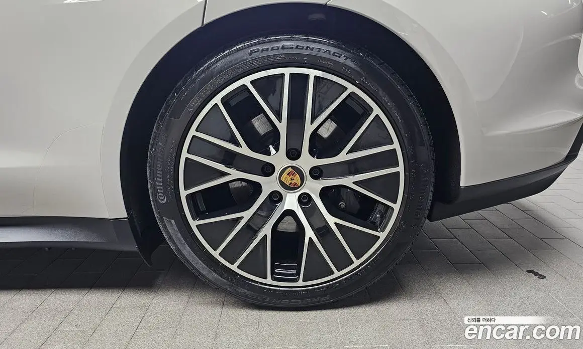 Porsche Taycan 2023 0.1 автомат (гидро), фото 7