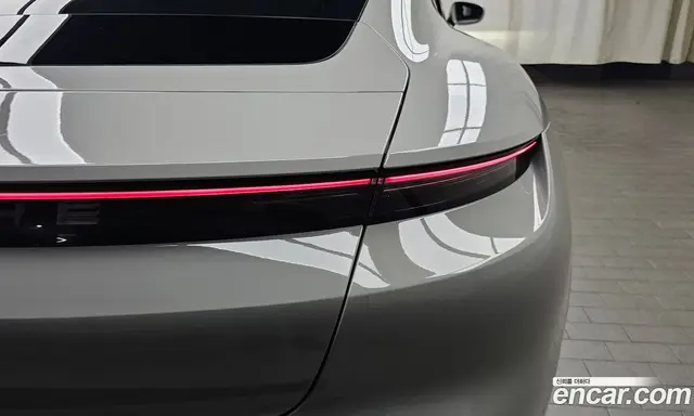 Porsche Taycan 2023 0.1 автомат (гидро), миниатюра 9