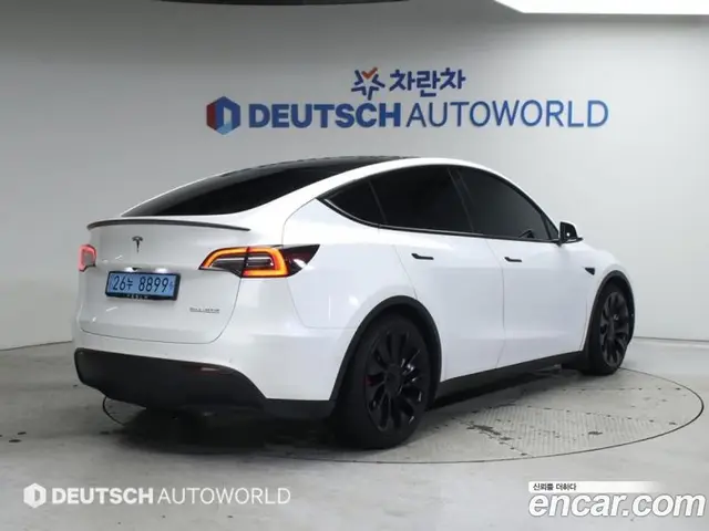 Tesla Model Y 2022 1.0 автомат (гидро), миниатюра 2