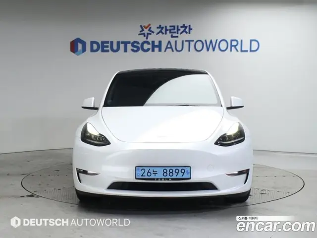 Tesla Model Y 2022 1.0 автомат (гидро), миниатюра 3