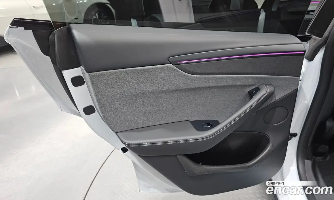 Tesla Model Y 2025 0.2 автомат (гидро), фото 14