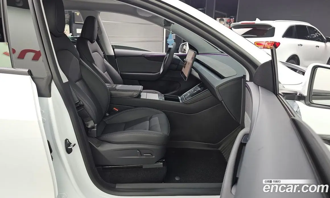 Tesla Model Y 2025 0.2 автомат (гидро), фото 16