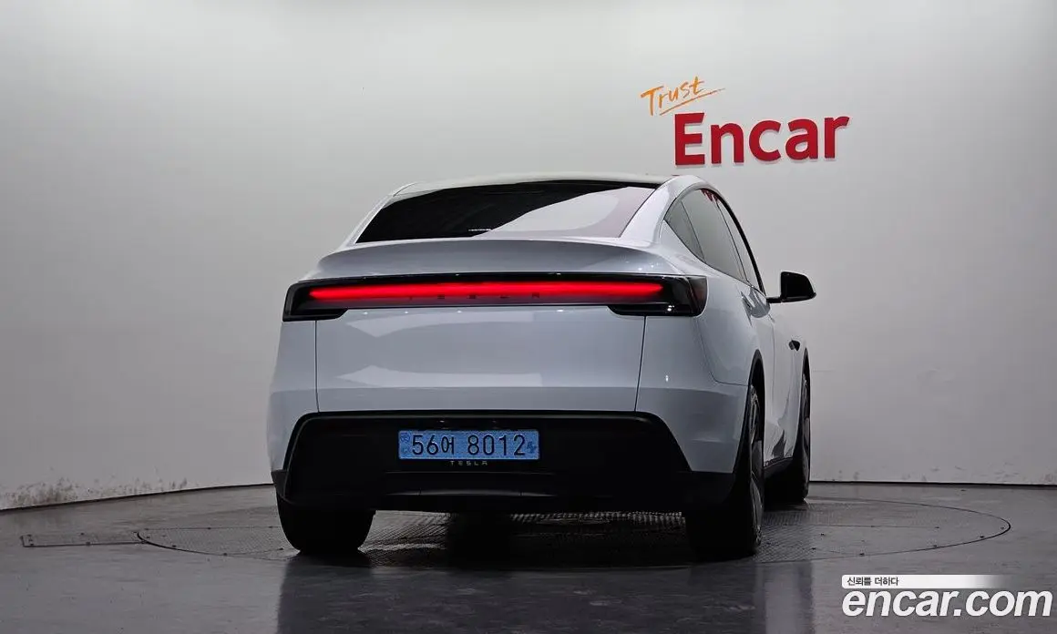 Tesla Model Y 2025 0.2 автомат (гидро), фото 3