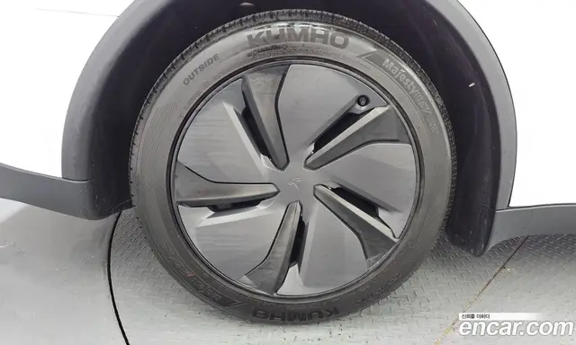 Tesla Model Y 2025 0.2 автомат (гидро), миниатюра 4
