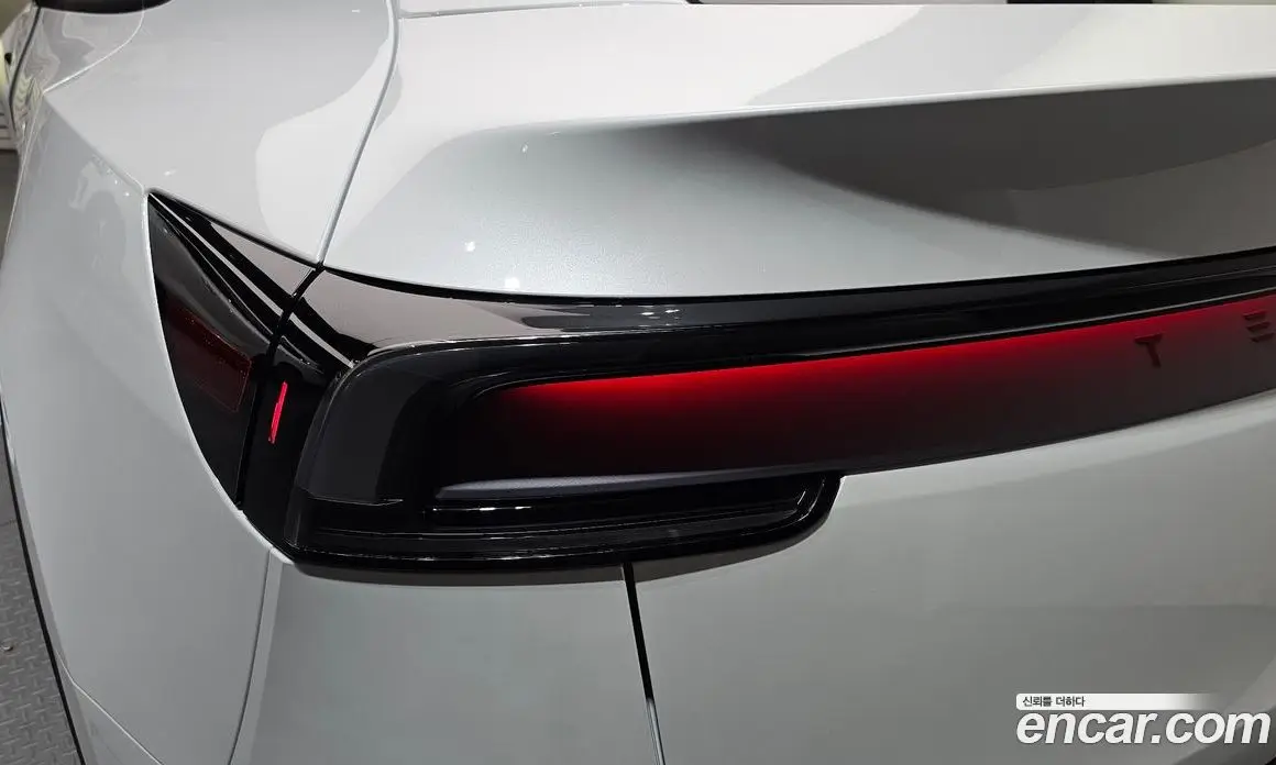 Tesla Model Y 2025 0.2 автомат (гидро), фото 8