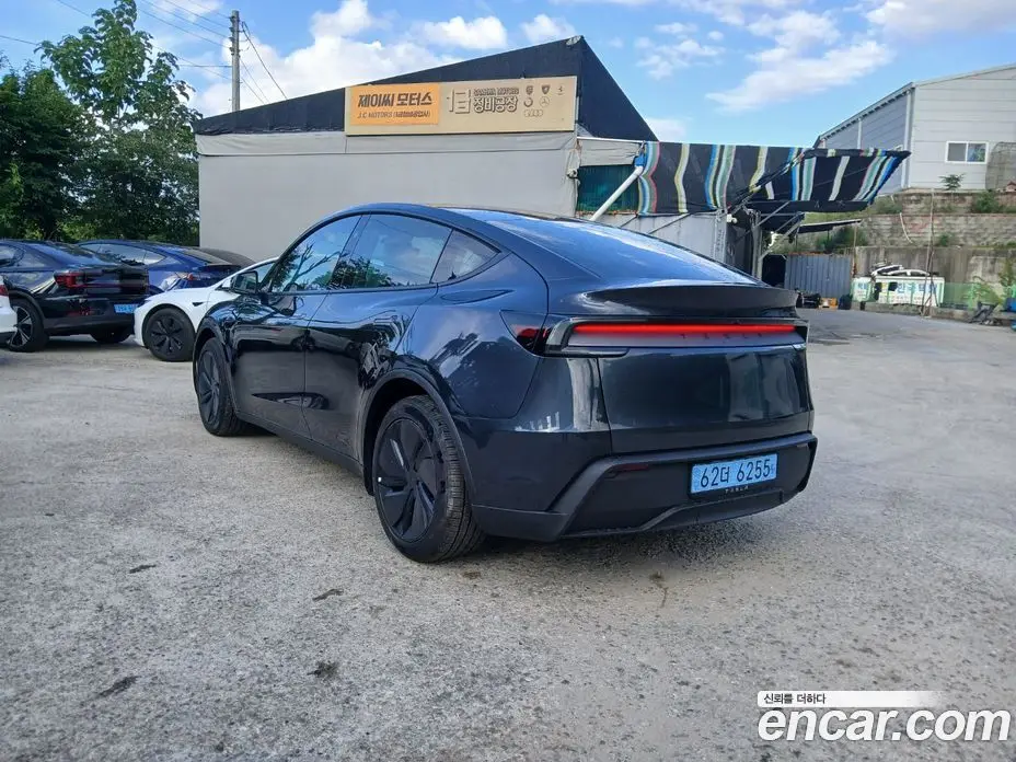 Tesla Model Y 2025 0.2 автомат (гидро), фото 4