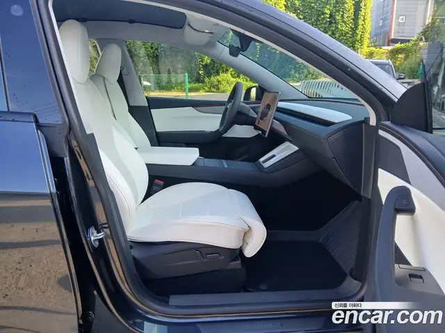 Tesla Model Y 2025 0.2 автомат (гидро), миниатюра 8