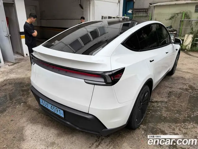 Tesla Model Y 2026 автомат (гидро), миниатюра 6