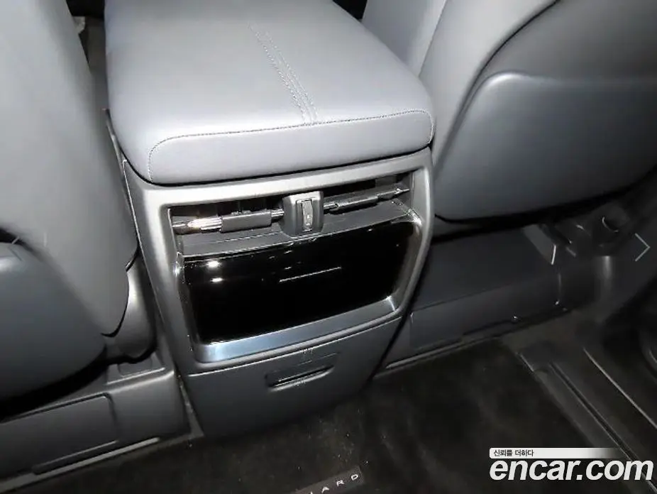 Toyota Alphard 2024 2.5 автомат (гидро), фото 13