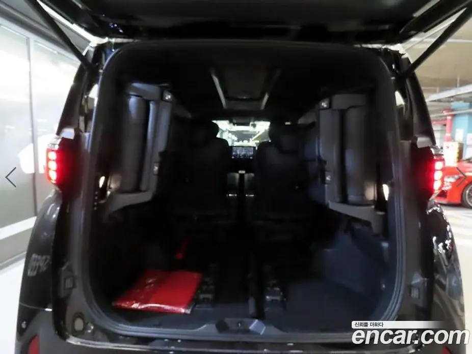 Toyota Alphard 2024 2.5 автомат (гидро), фото 14